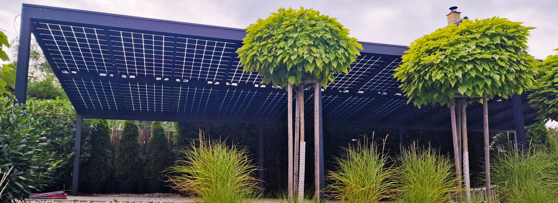 Alumínium tetőfedés fotovoltaikus panelekkel