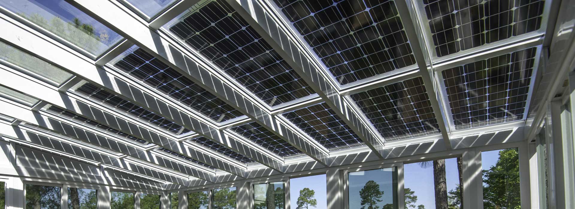 Alumínium tetőfedés fotovoltaikus panelekkel