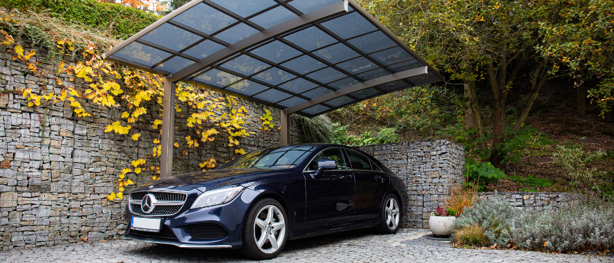 Garázs helyett elegáns nyitott garázs