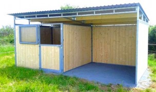 Box lovaknak 3,5 x 3,5 m egy tető 3,5 x 3,5 m