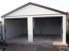 Előregyártott garázsok nyeregtetős tető és vakolat