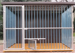 Kutya kennel nélkül emeleti 2x3m