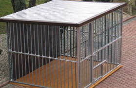 Kutya kennel nélkül emeleti 2x3m