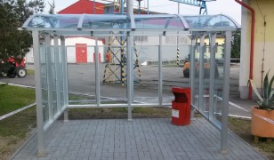 Buszmegálló / 6 mm-es fal kijelölt dohányzóhely 3,3x2,5m