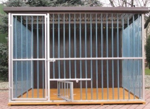 Kutya kennel nélkül emeleti 2x3m