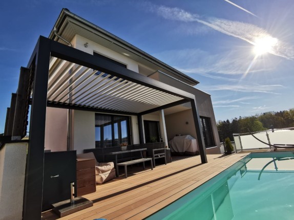 SEESKY bioklimatikus öntámogató pergola
