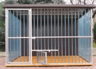 Kutya kennel nélkül emeleti 2x2m